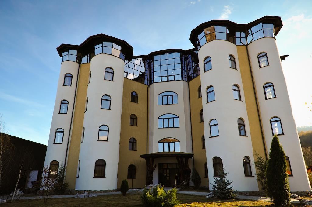 彼得罗沙尼 Castelul De Vis酒店 外观 照片